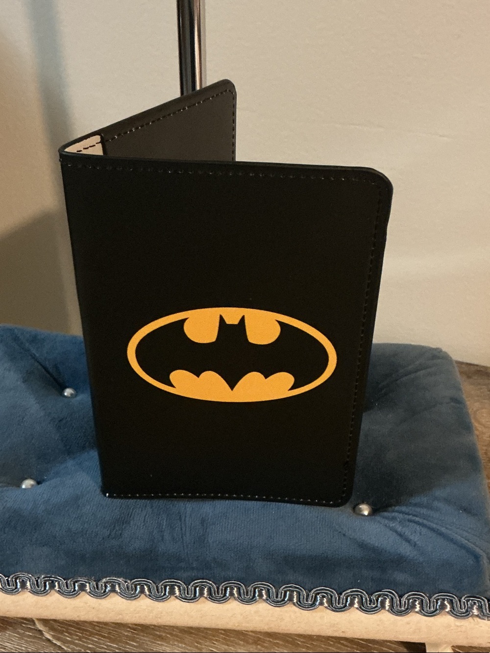 DC Comics & Batman Black and Yellow Emblem Passport Wallet NWOT 5.5x4 3 Slips - Picture 1 of 3